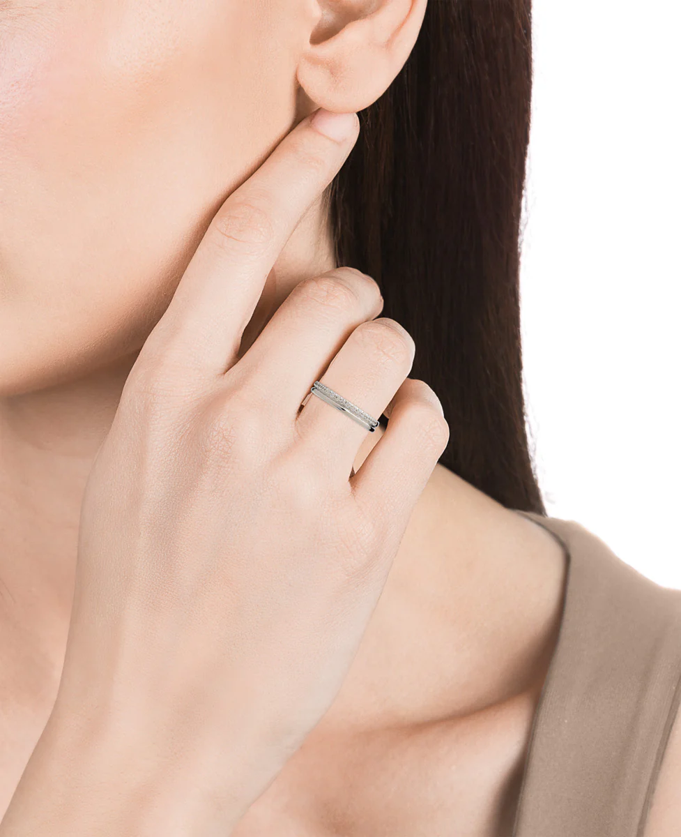 Anillo Clásica de plata con circonitas - Image 2