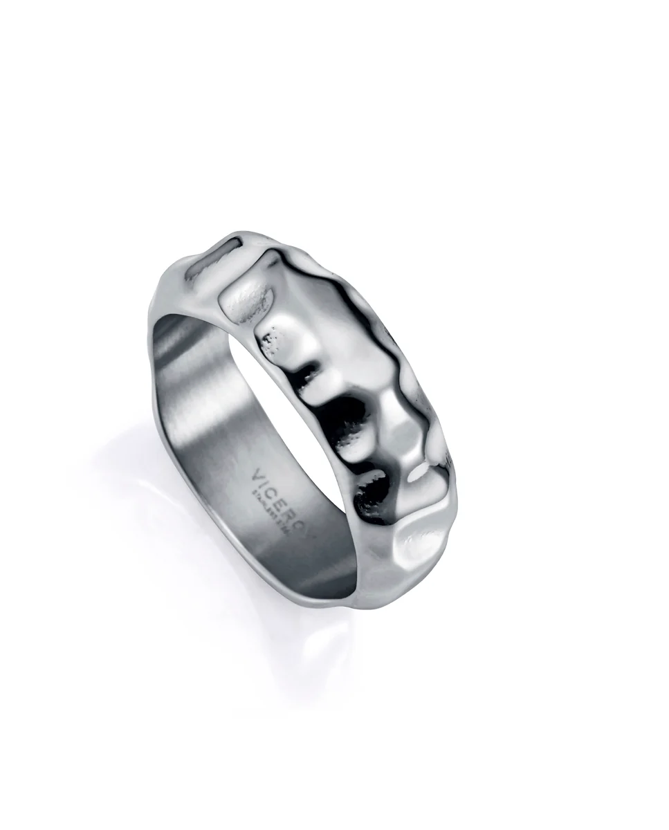Anillo de hombre de acero tipo martillado