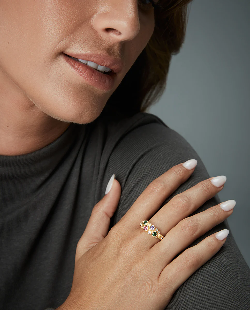 Anillo de plata de primera ley con baño de oro y circonitas - Image 2