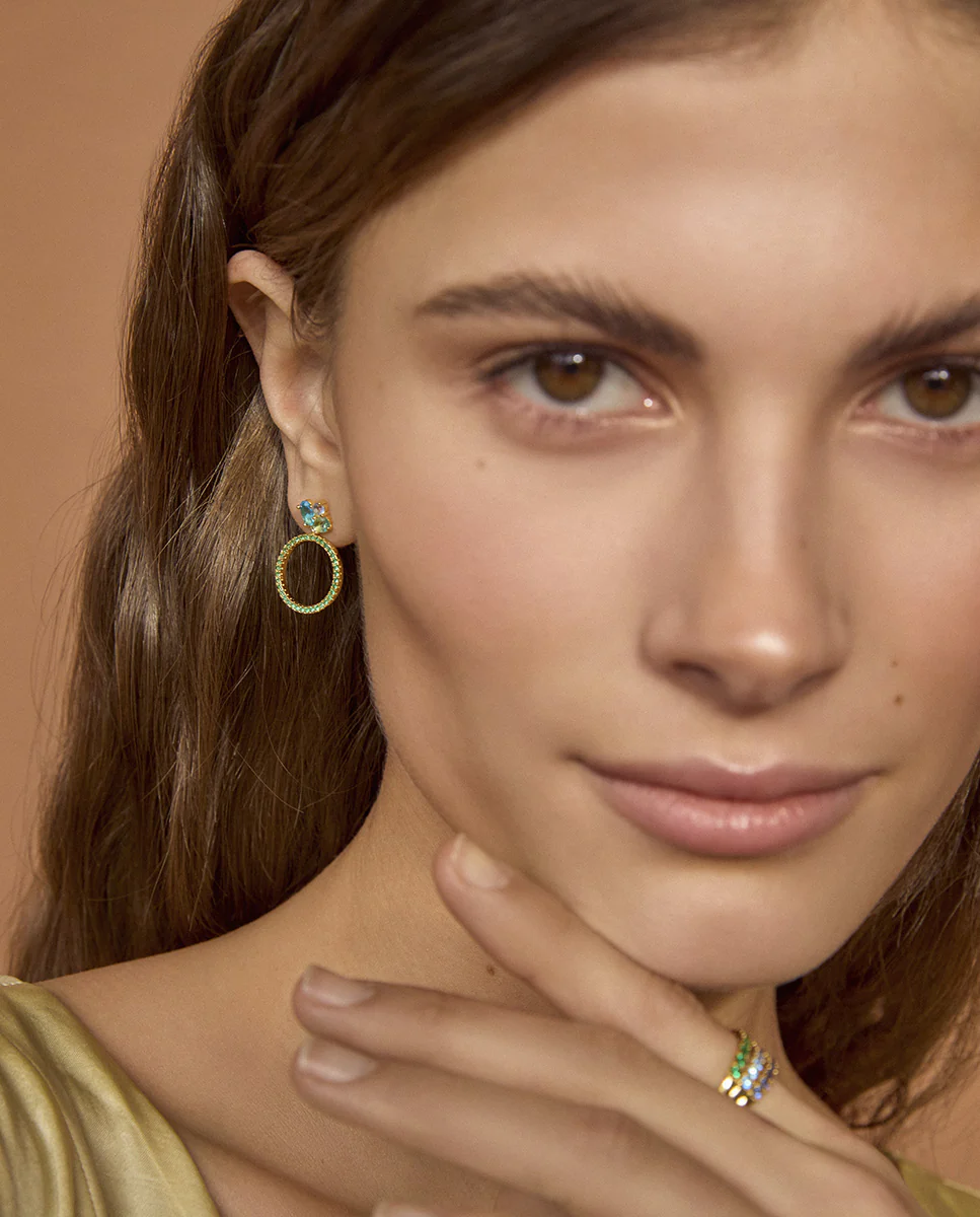 Anillo Elegant de plata de ley bañado en oro con tres filas de circonitas - Image 3