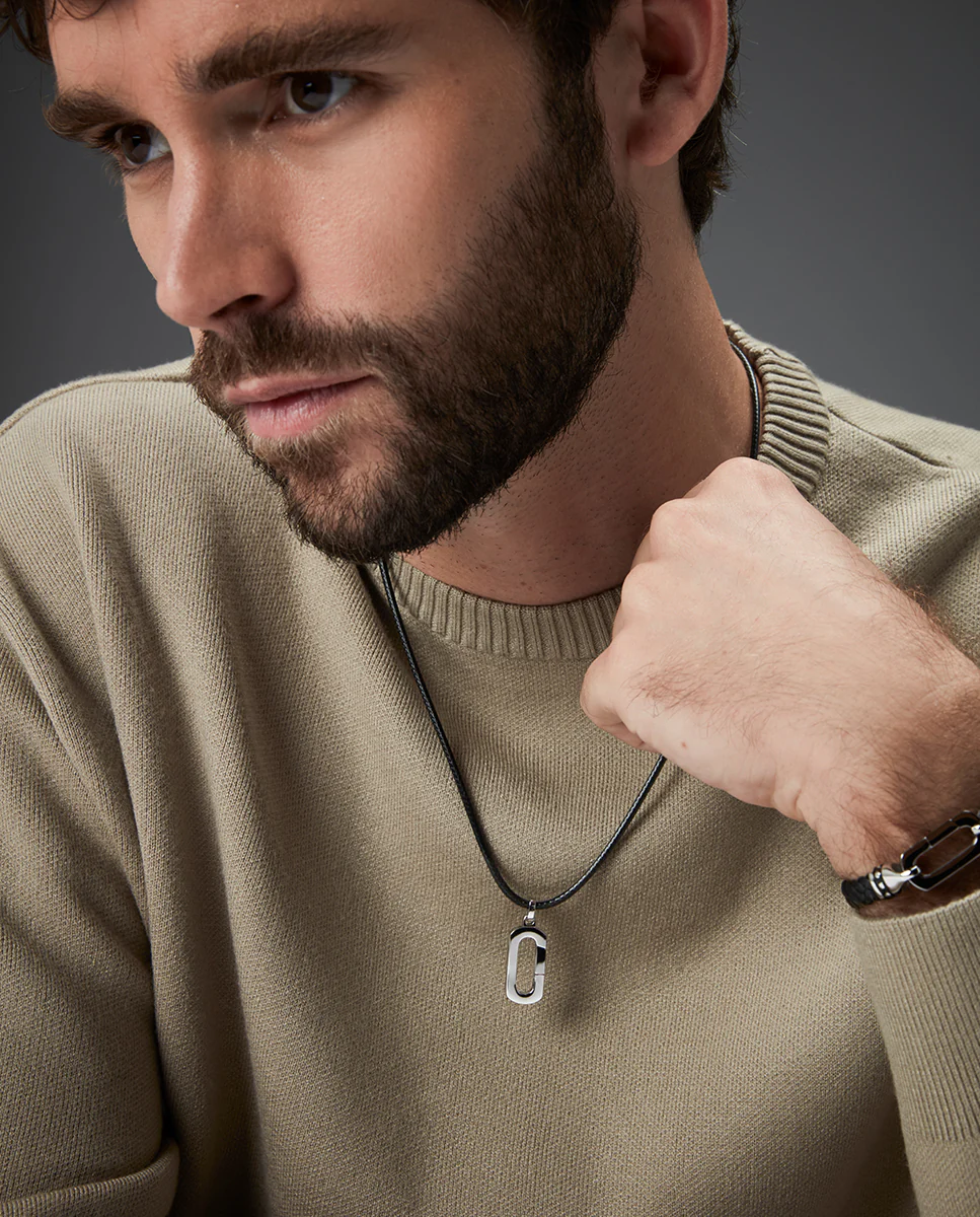 Collar de hombre de acero y cordón negro con colgante mosquetón - Image 3