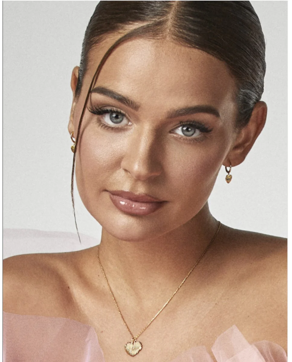 Collar de plata de ley con baño de oro y colgante en forma de corazón - Image 2