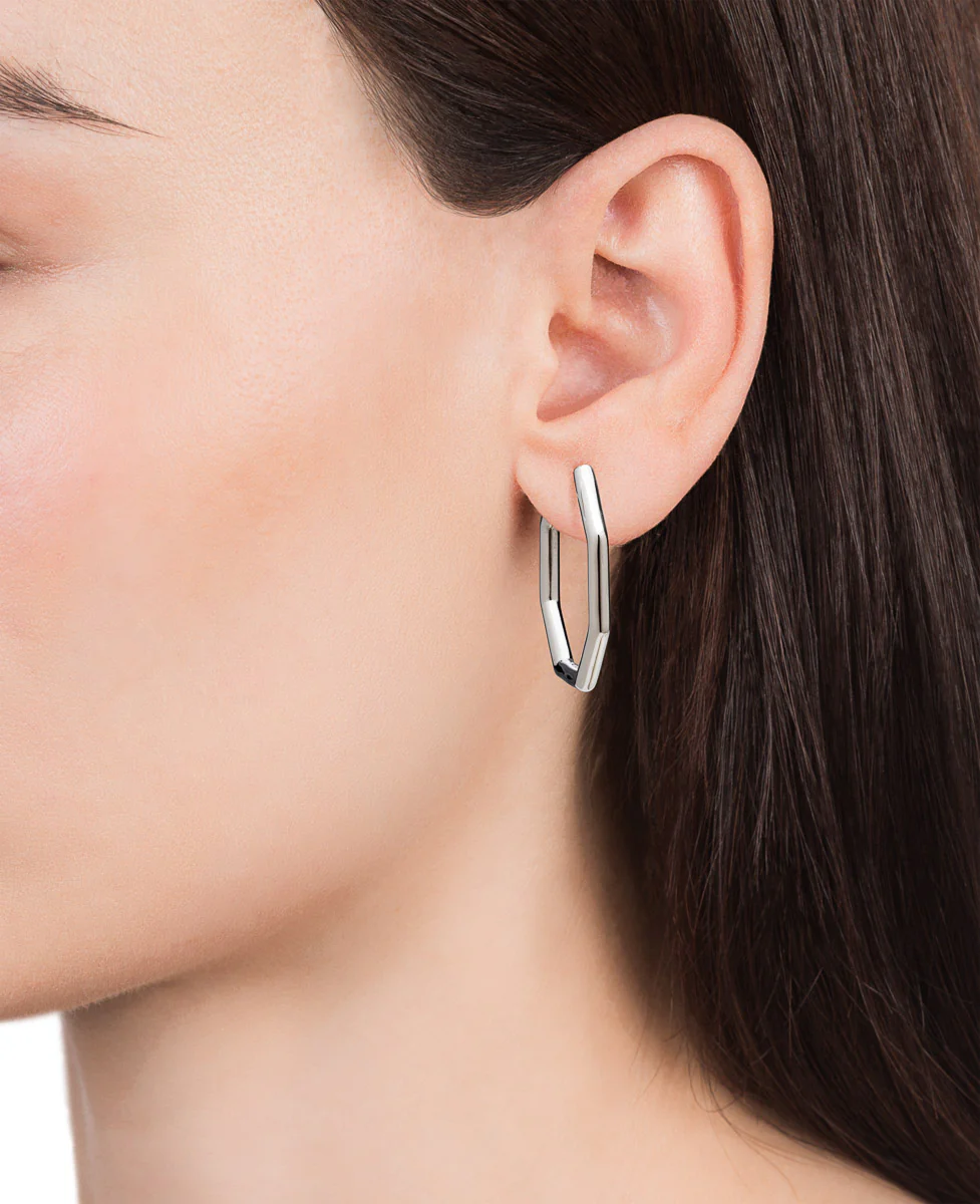 Pendientes de aro Elegant de plata con forma geométrica - Image 2