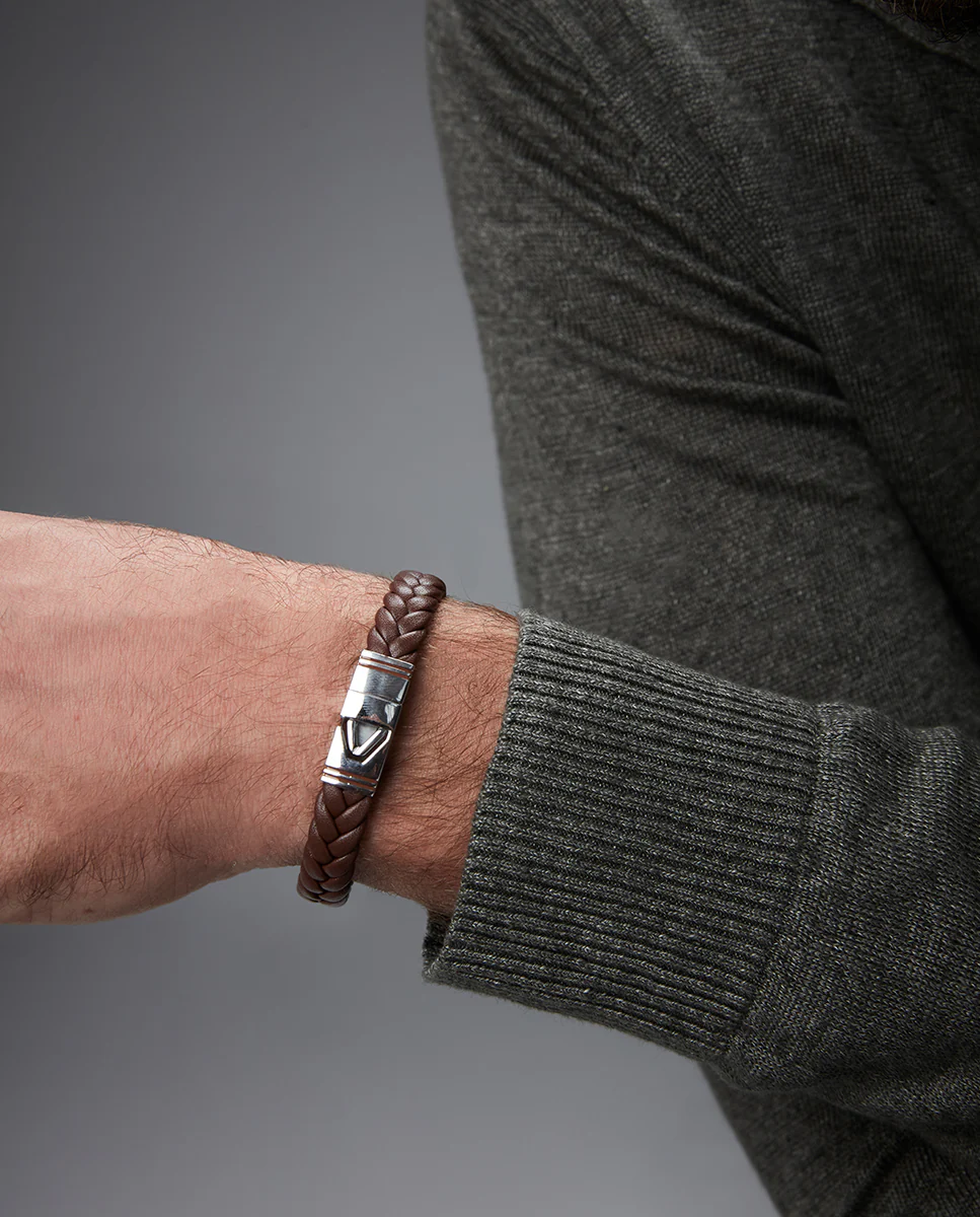 Pulsera de hombre de acero y piel marrón trenzada con esmalte marrón - Image 2