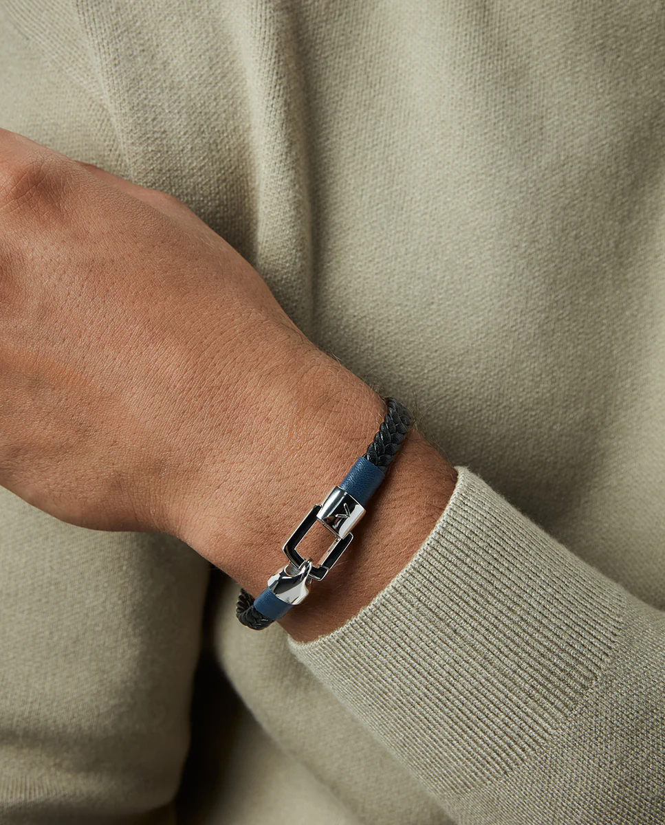 Pulsera de hombre de acero y piel trenzada negra con detalle piel azul - Image 2