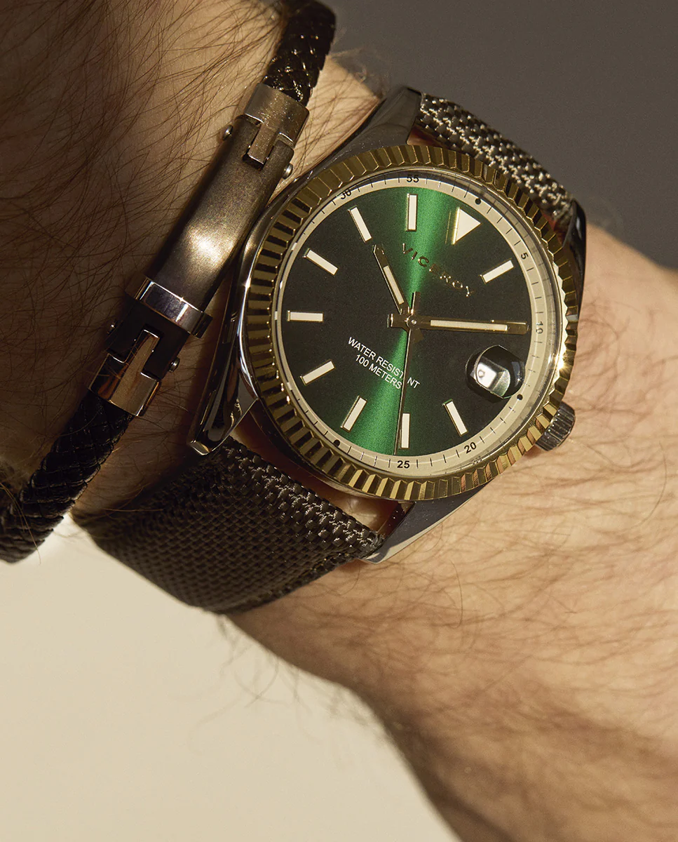 Pulsera Trend de plata de ley bañada en oro con piedras azules y concha - Image 8